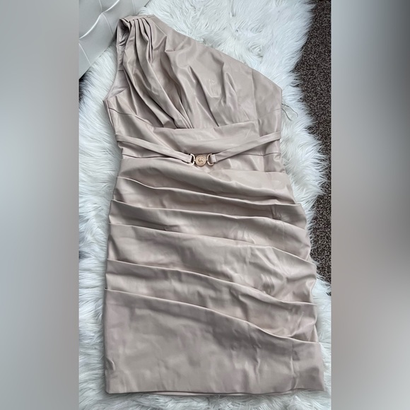 Miss Circle - Tan Vegan Leather One Shoulder Ruched Mini Dress - Brand New - Picture 3 of 9